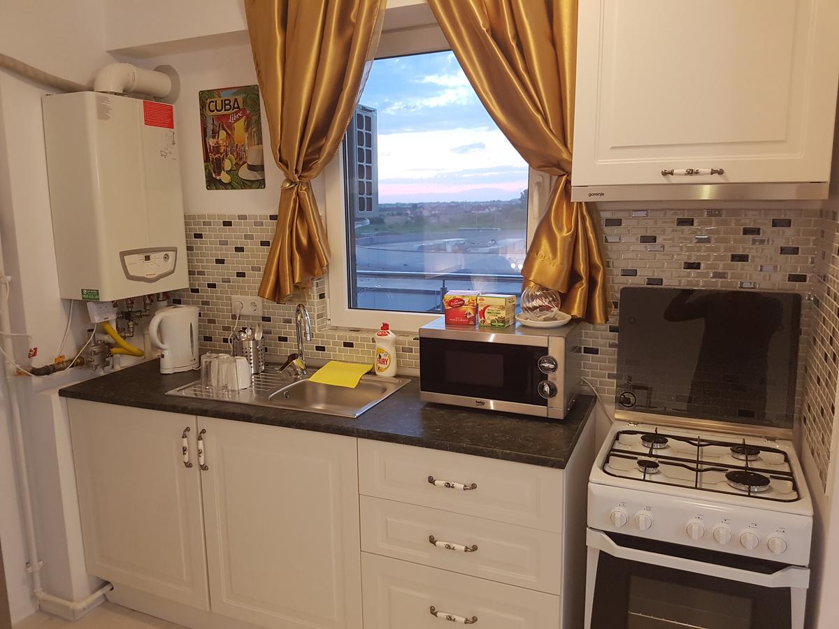 Airport Residence 2 Отопени Екстериор снимка