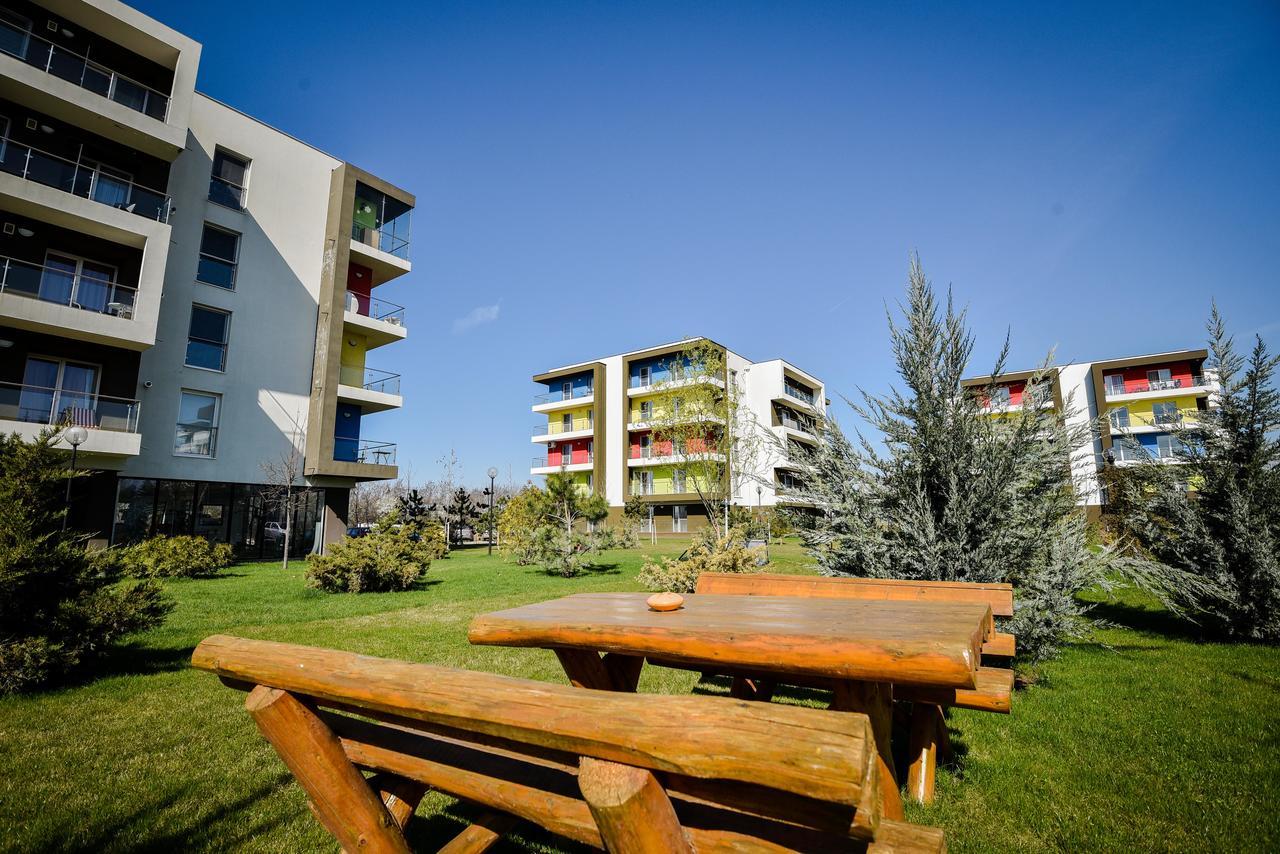 Airport Residence 2 Отопени Екстериор снимка