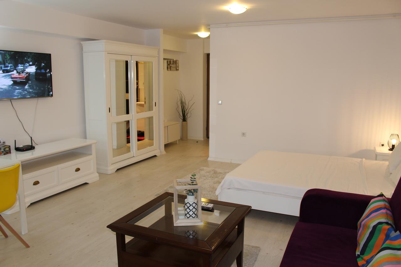 Airport Residence 2 Отопени Екстериор снимка