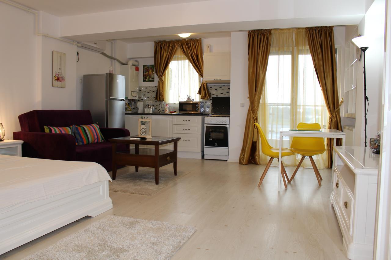 Airport Residence 2 Отопени Екстериор снимка