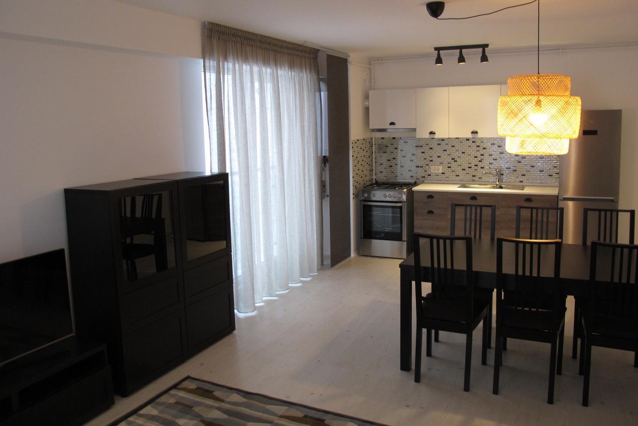 Airport Residence 2 Отопени Екстериор снимка