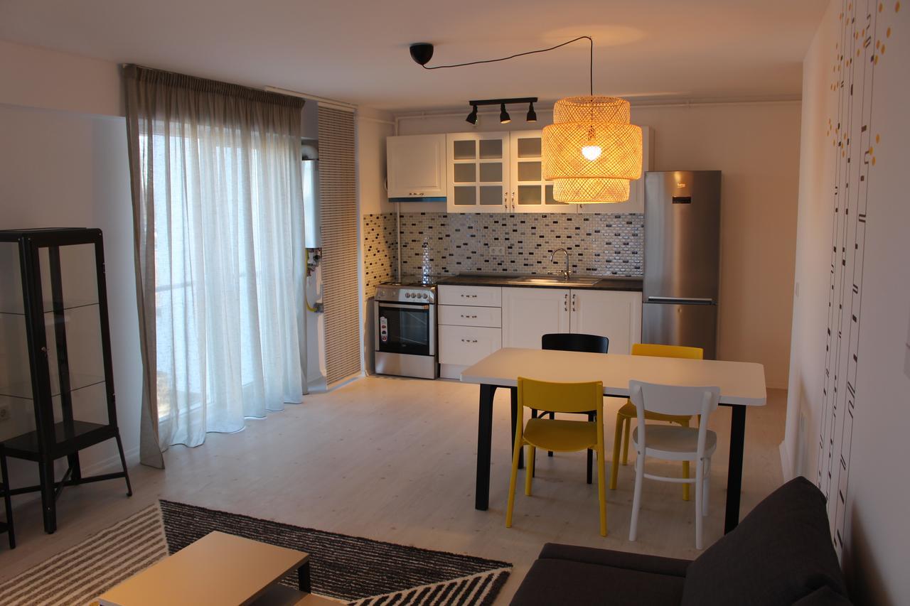 Airport Residence 2 Отопени Екстериор снимка