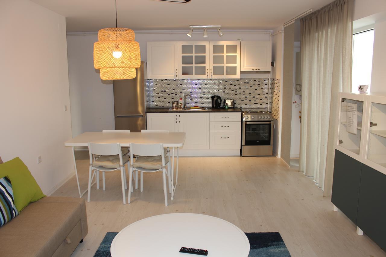 Airport Residence 2 Отопени Екстериор снимка