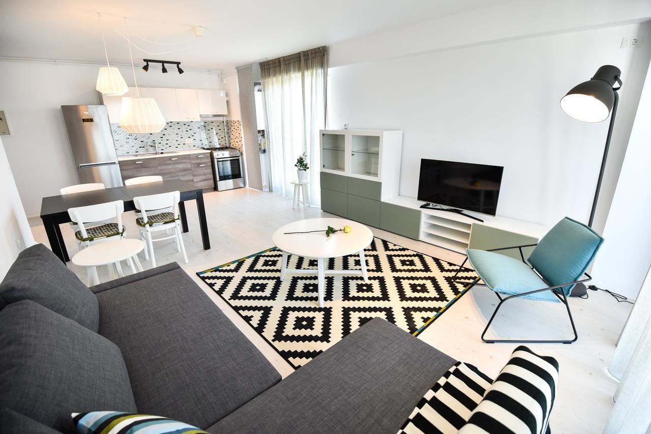 Airport Residence 2 Отопени Екстериор снимка
