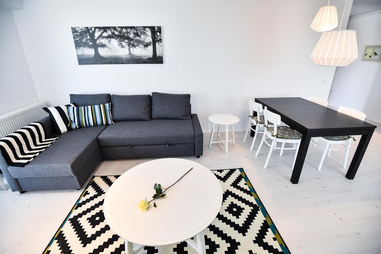 Airport Residence 2 Отопени Екстериор снимка